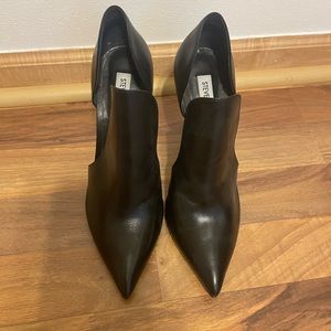 Steve Madden Closed Toe Open Side High Heel